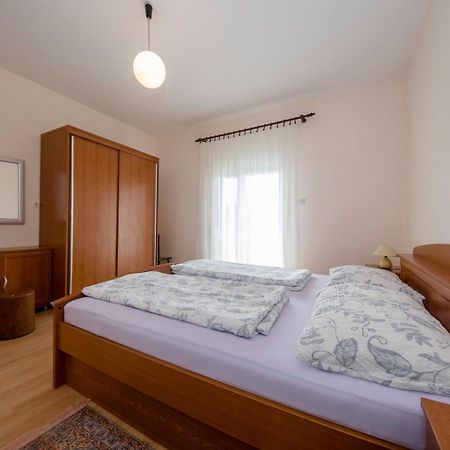 Apartments By The Sea Supetarska Draga - Donja, Rab - 11769 Room photo